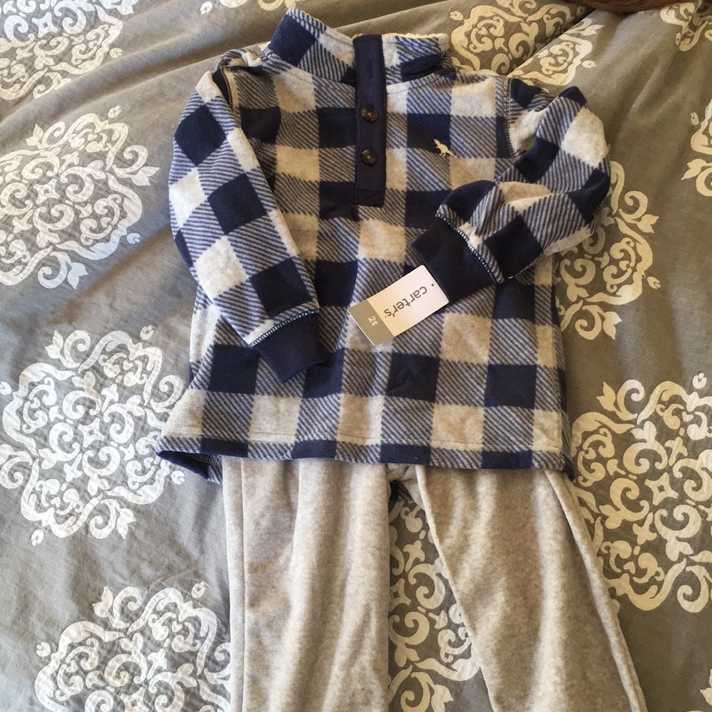 Carter’s fleece set